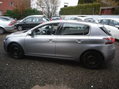 Gebraucht Peugeot 308 Allure 131 PS (96 kW) 2019 Grau Limousine