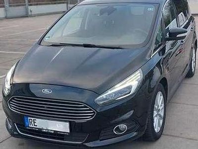 Schwarz Gebraucht 2017 Ford S-MAX Titanium Van / Kleinbus | 10.990 € (Fairer Preis)