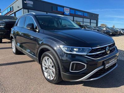 Second-hand VW T-Roc Style 150 CP (110 kW) 2025 Negru SUV