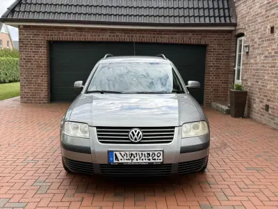 Gebraucht VW Passat Comfortline 131 PS (96 kW) 2002 Grau Kombi