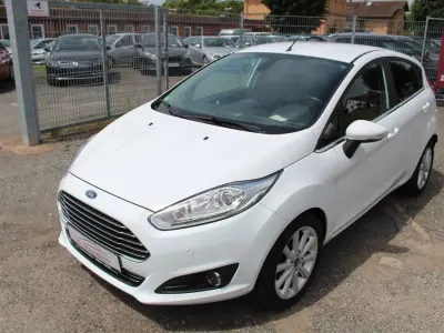 Gebraucht Ford Fiesta Titanium 95 PS (69 kW) 2017 Weiß Kleinwagen