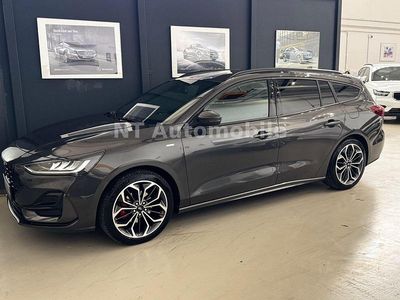 Grau Gebraucht 2023 Ford Focus ST-Line Kombi | 21.450 € (Guter Preis)