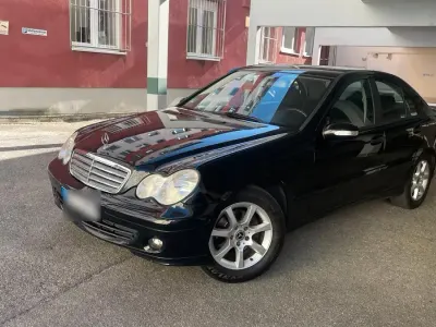 Gebraucht Mercedes C180 143 PS (105 kW) 2006 Schwarz Limousine