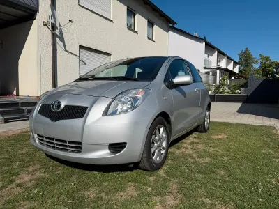 Gebraucht Toyota Yaris 87 PS (63 kW) 2006 Silber Kleinwagen