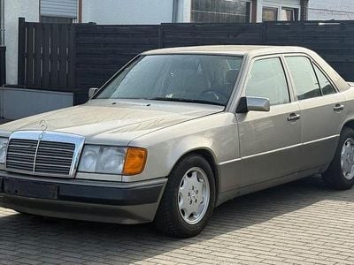 Second-hand Mercedes E250 90 CP (66 kW) 1991 Gri Berlinǎ