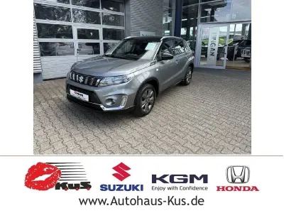 Gebraucht Suzuki Vitara Comfort 129 PS (94 kW) 2021 Galactic/cosmic black pearl met. (metallic) SUV