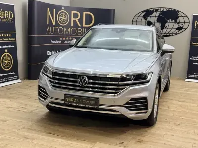 Używany VW Touareg Atmosphere 286 KM (210 kW) 2021 Srebrny SUV
