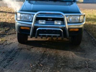 Grün Gebraucht 1999 Nissan Pathfinder SUV | 6.500 €