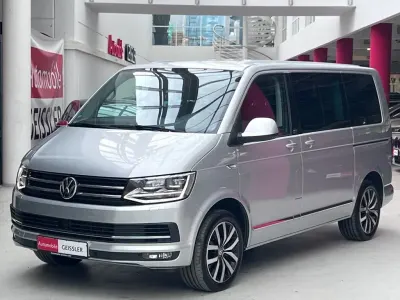 Usata VW T6 Generation Six 150 CV (110 kW) 2015 Argento Furgone