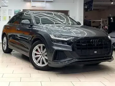 Używany Audi Q8 S-Line 286 KM (210 kW) 2018 Szary SUV