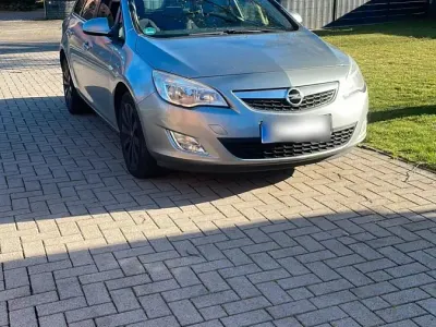 Gebraucht Opel Astra 110 PS (80 kW) 2011 Kombi