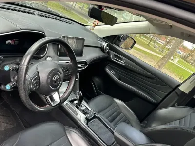 Second-hand MG EHS 258 CP (189 kW) 2022 Negru SUV