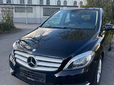 Gebraucht Mercedes B180 109 PS (80 kW) 2012 Schwarz Van / Kleinbus