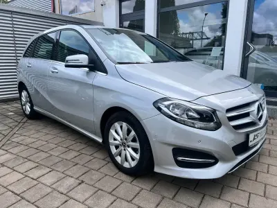 Gebraucht Mercedes B180 Business 122 PS (89 kW) 2018 Silber Van / Kleinbus