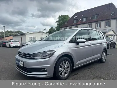 Gebraucht VW Touran Comfortline 150 PS (110 kW) 2022 Silber Van / Kleinbus