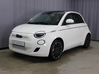 gebraucht Fiat 500e by Bocelli 42 kWh UVP 41.730,00 € Style Paket: Panorama Dach, Getönte Heck- und Seitenscheiben, Winter-Paket Beheizbare Vordersitze; Auflagefläche der Frontscheibenwischer beheizbar 17"-Leichtmetallfelgen mit Diamantfinish, Vordersitze, Elektris