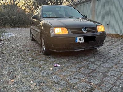 Gebraucht VW Polo 60 PS (44 kW) 2001 Schwarz Kleinwagen