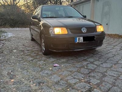 Schwarz Gebraucht 2001 VW Polo Kleinwagen | 3.000 € (Teuer)
