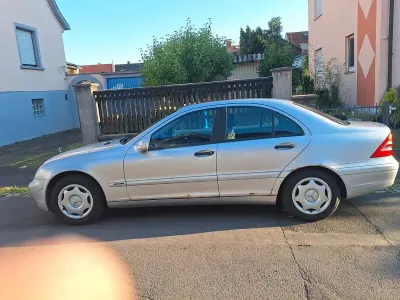 Gebraucht Mercedes C180 Classic 129 PS (94 kW) 2001 Silber Limousine