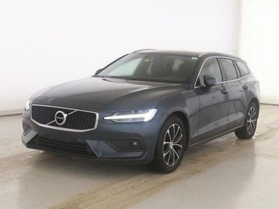 Blau Gebraucht 2021 Volvo V60 Momentum Kombi | 27.990 € (Guter Preis)