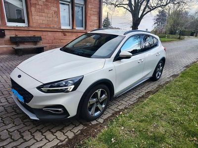 Gebraucht Ford Focus Active X 155 PS (114 kW) 2021 Weiß Limousine