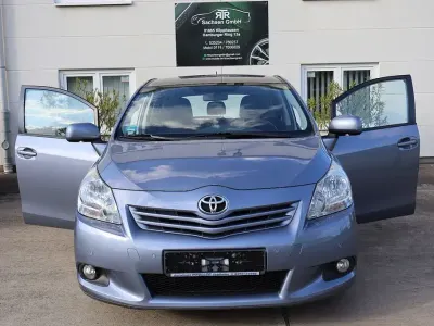Gebraucht Toyota Verso Edition 147 PS (108 kW) 2010 Blau Van / Kleinbus