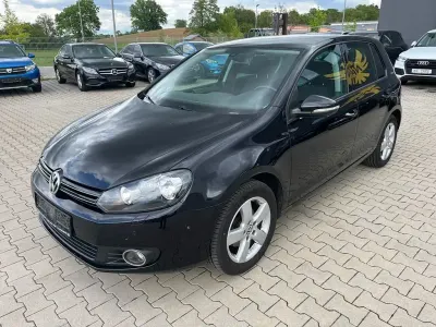 Gebraucht VW Golf VI Team 105 PS (77 kW) 2010 Schwarz Kleinwagen