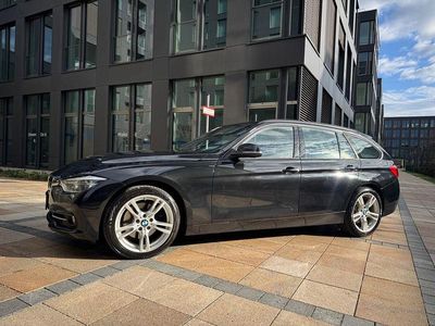 Gebraucht BMW 330 Sport Line 258 PS (189 kW) 2019 Schwarz Kombi