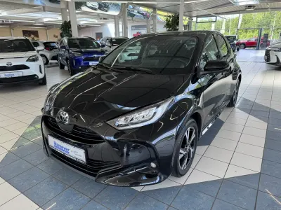 Gebraucht Toyota Yaris Hybrid Team 116 PS (85 kW) 2024 Schwarz Kleinwagen