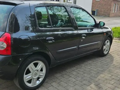 Brugt Renault Clio II Extreme 75 HK (55 kW) 2003 Sort Sedan