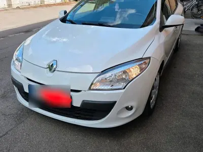 Gebraucht Renault Mégane GrandTour 131 PS (96 kW) 2010 Weiß Kombi