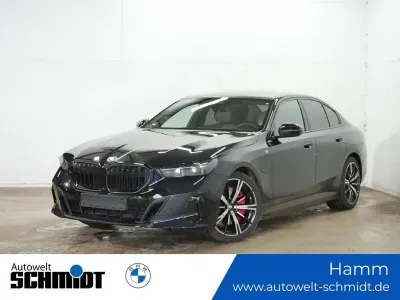 Gebraucht BMW 550e M Sport 489 PS (359 kW) 2025 Schwarz Limousine