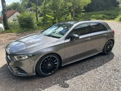 Gebraucht Mercedes A180 AMG line 136 PS (100 kW) 2018 Grau Kleinwagen