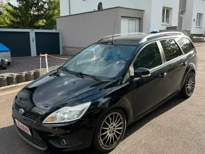 Gebraucht Ford Focus 100 PS (73 kW) 2009 Schwarz Kombi