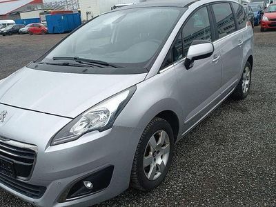 Usata Peugeot 5008 Active 131 CV (96 kW) 2016 Grigio Berlina