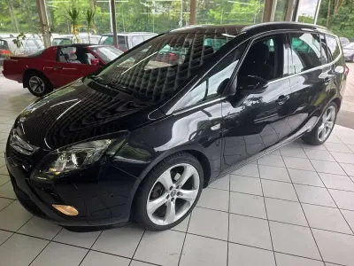 Gebraucht Opel Zafira Tourer Sport 131 PS (96 kW) 2011 Karbonschw graphitschw midnigh Van / Kleinbus
