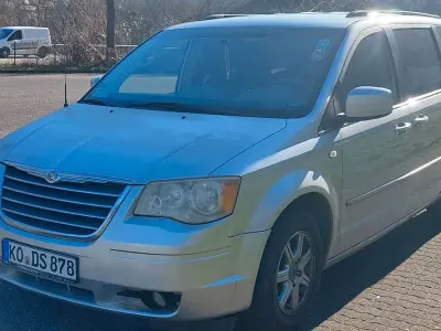 Second-hand Chrysler Town & Country Touring 193 CP (141 kW) 2011 Argintiu Monovolum
