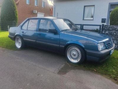 Blau Gebraucht 1988 Opel Ascona Limousine | 6.300 €