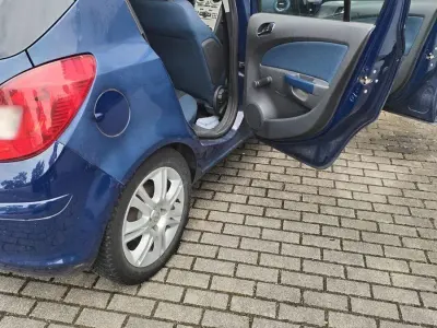Gebraucht Opel Corsa Sport 80 PS (58 kW) 2008 Blau Kleinwagen