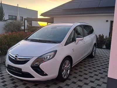 Gebraucht Opel Zafira 120 PS (88 kW) 2014 Weiß Van / Kleinbus