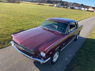 Vintage burgundy Gebraucht 1966 Ford V8 Coupé | 32.890 €