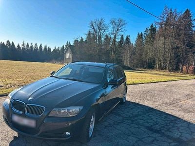 Gebraucht BMW 320 184 PS (135 kW) 2011 Schwarz Kombi