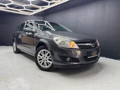 Gebraucht Opel Astra Edition 116 PS (85 kW) 2009 Grau Limousine