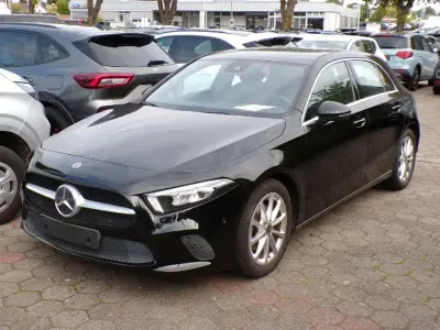 Gebraucht Mercedes A200 Progressive 163 PS (119 kW) 2018 Schwarz Limousine
