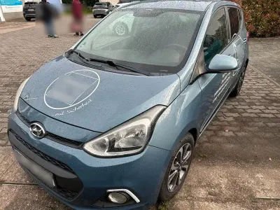 Gebraucht Hyundai i10 Passion 67 PS (49 kW) 2016 Grau Kleinwagen