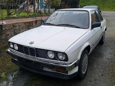 Second-hand BMW 318 Basis 102 CP (75 kW) 1986 Alb Coupe