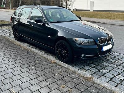 Gebraucht BMW 330 256 PS (188 kW) 2011 Schwarz Kombi