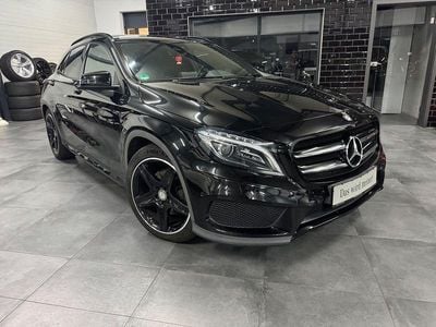 Schwarz Gebraucht 2015 Mercedes GLA220 AMG line SUV | 11.999 € (Superpreis)