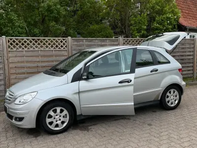 Gebraucht Mercedes B170 116 PS (85 kW) 2006 Silber Van / Kleinbus