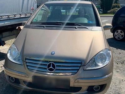 Usata Mercedes A150 80 CV (58 kW) 2004 Oro Berlina